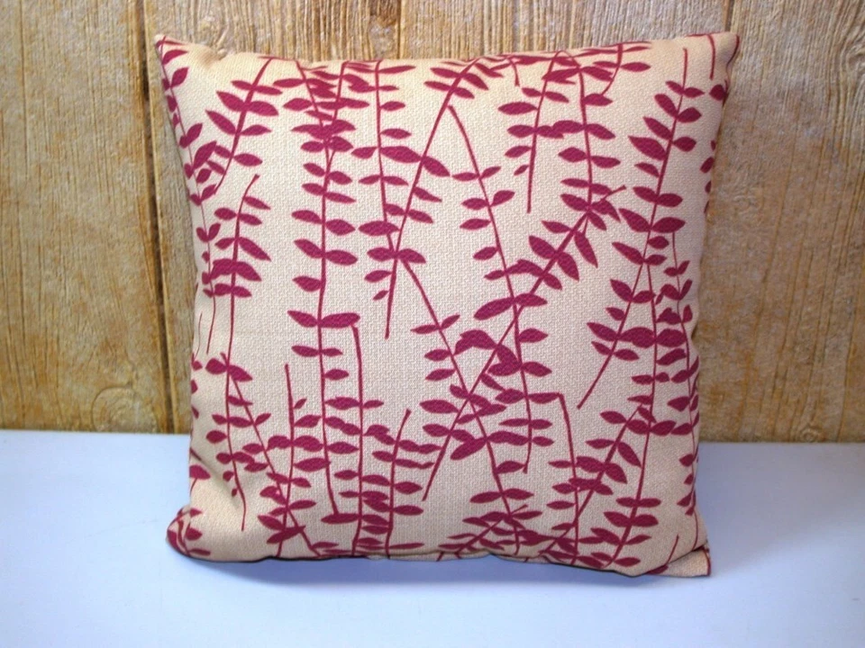 (1) Almohada de patio exterior ~ Rojo Whispervine ~ 14 x 15 x 5,5 **NUEVA** Foto 1 de 1