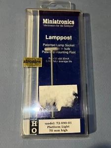 Miniatronics HO #72-090-01, Platform Light, 70mm High - Picture 1 of 2