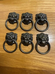 Lot of 6 Ornate Antique Vintage Lion Head Ring Drawer Knobs Pulls - Bild 1 von 5