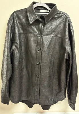 Red by BKE 女式小号人造皮革外观纽扣衬衫夹克黑色柔软 — 第 1/4 张图片