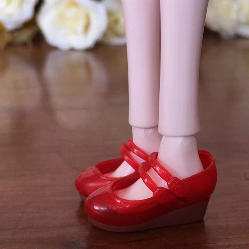 Zapatos rojos de moda para muñecas Blyth 1/6 zapatos de tacón de cuña de plástico rojo mini zapatos Foto 1 de 1