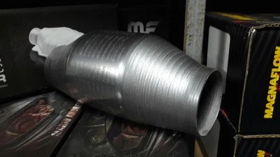 2.5” 63mm Offset 200 Celda Universal Magnaflow Metálico Cat Deportes 59906 - Imagen 1 de 4