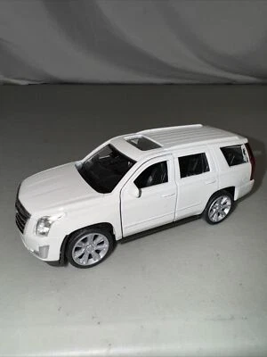 1/45 Scale 2017 Cadillac Escalade Diecast Model Luxury SUV - Welly 43751 White - Image 1 of 4