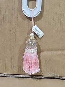 Mundgeblasenes Glas Rosa & Gold Ornament mit Kunstperlen Detail & rosa Fransen - Bild 1 von 7