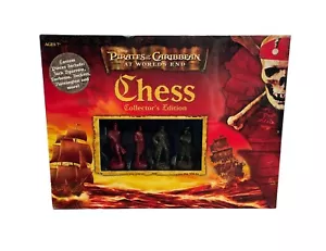 2007 PIRATES OF THE CARIBBEAN AT WORLD'S END CHESS SET COLLECTOR'S EDITION - Picture 1 of 7