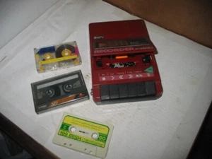 VTG Red Retro GPX Portable Cassette Recorder C620 Gran Prix with BATTERIES - Picture 1 of 5