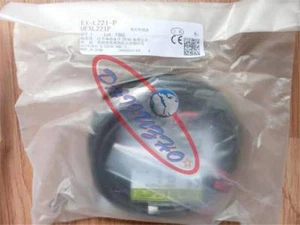 1PC NEW Panasonic Laser Sensor SUNX EX-L221-P - Picture 1 of 1