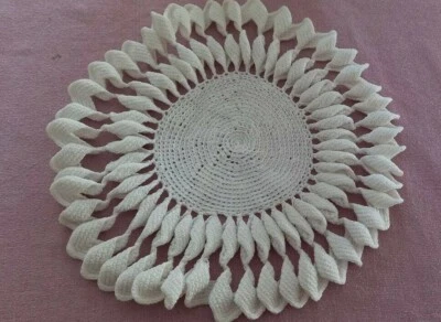 NAPPERON BLANC - diamètre 28 cm - ANCIEN - VINTAGE - CROCHET - Photo 1/2