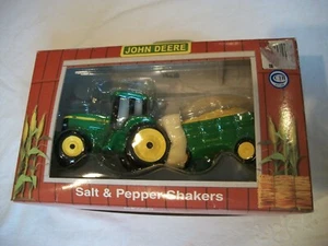 ENESCO John Deere De Colección Par de AGITADORES DE SAL O PIMIENTA JOHN DEERE - Imagen 1 de 3