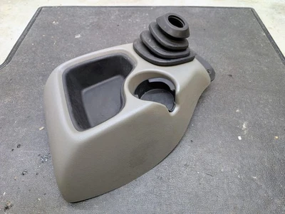 Chevy S10 GMC Sonoma 1998-2004 consola central transmisión manual arranque portavasos Foto 1 de 4