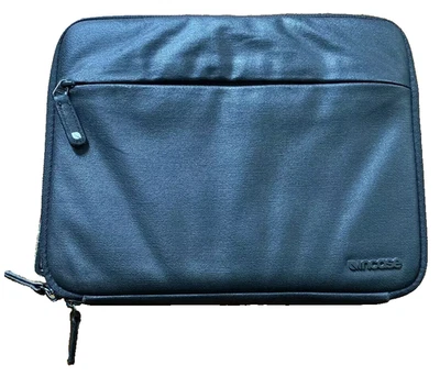 Incase 保护壳 软垫 适合 9.7 英寸 对角线平板电脑或 iPad 黑色 纹理拉链保护套 — 第 1/4 张图片