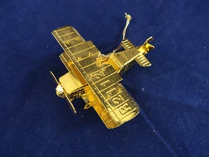 Adorno de avión de metal color dorado dimensional 3D vintage #8325 - Imagen 1 de 3