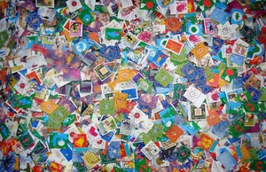 Netherland X-mas stamps off paper mixture / kiloware 1 lb. (454 grams) B3 - Picture 1 of 1