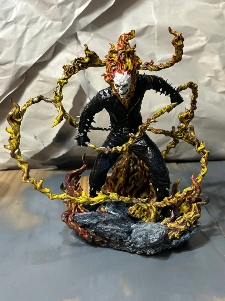 Kit Modelo Estatua Escultura Resina Pintada y Montada Ghost Rider Foto 1 de 3