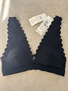 Top de bikini Marks and Spencer sin aros borde festoneado talla 8 - Imagen 1 de 7
