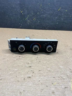2008-2010 Chevrolet Express 1500 2500 3500 Climate Control Panel s6615 DG - Image 1 of 4