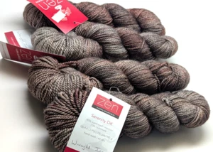 4 hilos Zen jardín teñidos a mano Serenity DK 100 gm/250 yardas cada uno hierro forjado TM - Imagen 1 de 2