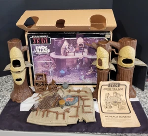 Juego Ewok Village 1983 Star Wars vintage original ¡100 % insertos completos! - Imagen 1 de 9