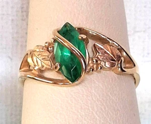 BLACK HILLS MULTITONE GOLD AND GREEN GEM RING SIZE 8 - Picture 1 of 9