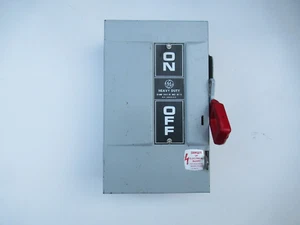 GE Heavy Duty Safety Switch 30A 240V AC Max HP 7.5 , Cat  No. TH3211 - NOS - Picture 1 of 2