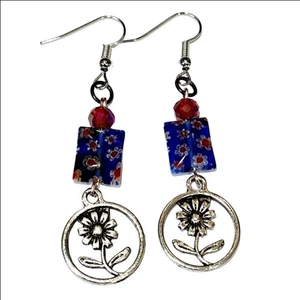 Handwerkliche florale Silber und Blau Ohrhänger Handarbeit - Bild 1 von 3