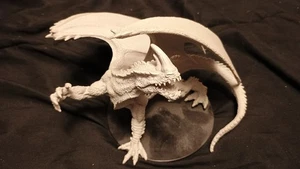 Pathfinder Battles Deep Cuts Gargantuan Green Dragon Unpainted Model Wizkids - Picture 1 of 3