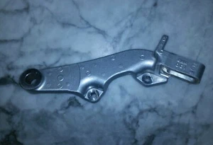 Bremssattelhalter hinten Yamaha XV 1600 Wildstar Bj 1999 - 2002 Bremsankerplatte - Bild 1 von 5