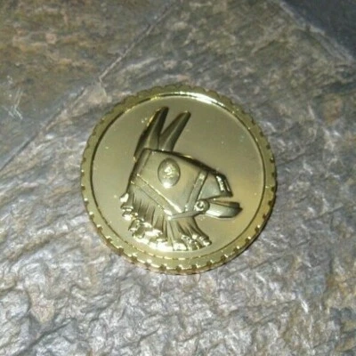 2020 Limited Edition FORTNITE V-Bucks Coin Gold Version Loot Llama VERY RARE