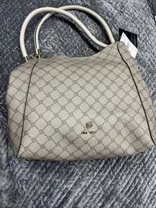 Bolso de Mano Mediano NINE WEST Etta Carryall Cuero Sintético - Beige Marrón Logo - Imagen 1 de 8