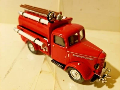 Matchbox Models of Yesteryear 1939 Bedford Tanker 1:43 Scale YFE04 - Image 1 of 4