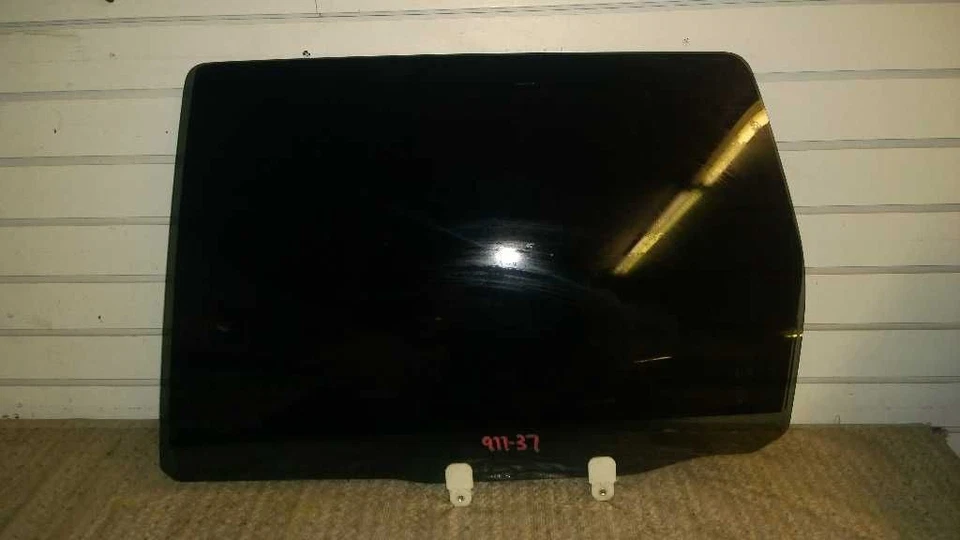 07 OUTLANDER 3.0 AT DRIVER LEFT REAR WINDOW OEM 977-37  - Image 1 of 2