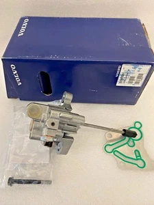 BOMBA DE COMBUSTIBLE VOLVO D12 OEM 21067551 CON JUNTA 3964833 - Imagen 1 de 1
