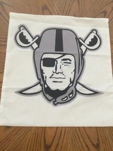 '47 Piraten Logo Kissenbezug/18" x 18"/weiß/NEU! / Verdeckter Reißverschluss! - Bild 1 von 5