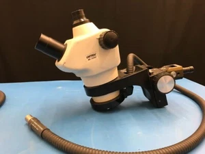 Unitron Binokularer Mikroskopkopf mit faseroptischem Illuminatoradapter - Bild 1 von 5