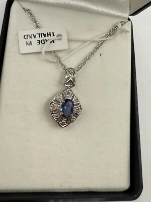 Collar colgante de tanzanita púrpura azulado sintético tono plata Foto 1 de 4