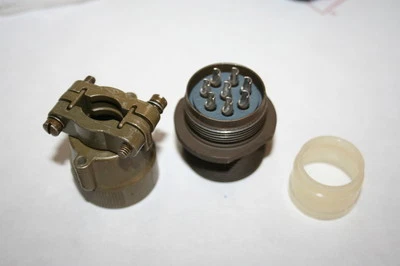 NEW ITT CANNON  MS3101E22-23S  ER 8C 8#12 PIN RECP - Image 1 of 2