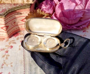 ANCIEN PORTE LOUIS en ARGENT MASSIF ciselé XIXe - Picture 1 of 11