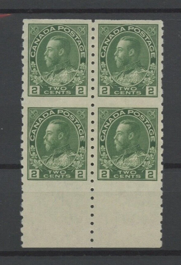 🍁 #128a Admiral parte margen perforado negro, en estado bastante bueno MNHx2, MHx2, Cat $100+ Canadá como nuevo Foto 1 de 1