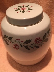 Royal Doulton England Porcelain China HOLLY Ginger/Cookie Jar, NOS!! - Picture 1 of 6