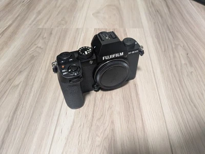 Fujifilm X-S10 26.1MP Mirrorless Camera - Black (Body Only) - Image 1 of 4