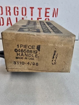 Dodge Neon NOS Door Handle 4658819 - Image 1 of 4