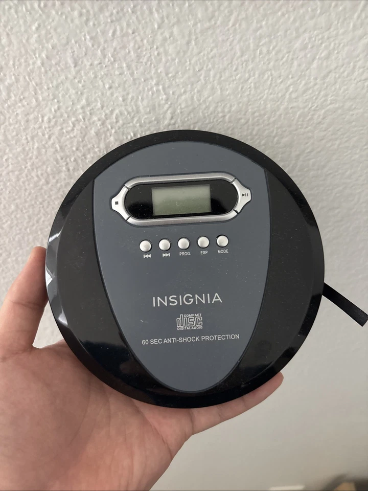 Персональный портативный проигрыватель компакт-дисков Insignia NS-P4112 протестирован против пропуска - Изображение 1 из 1