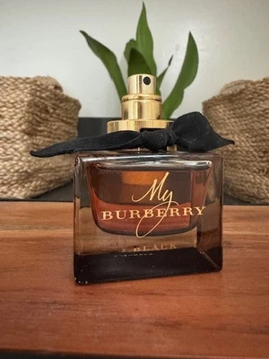My Burberry Black от Burberry парфюмерный спрей 1,0 жидк. унц. / 30 мл, как на фото. - Изображение 1 из 3