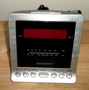 Klassischer Retro Silver Crest FM AM Band Digital Radiowecker Wecker. - Bild 1 von 8