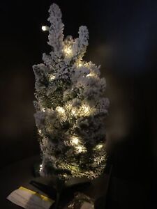 Bethlehem Lights Tree 30" Flocked Stake 2 in 1 Pre-lit LED Clear Multi H216008