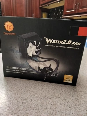 Ventilador de torre de enfriamiento Thermaltake Water 2.0 negro Foto 1 de 4