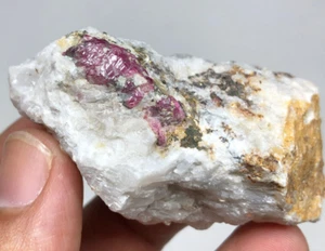 Very Nice Quality Ruby Specimen piece from Afghanistan 438 Carats - Picture 1 of 7