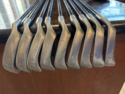 Ping ISI 3-SW Graphite Sr Flex Maroon Dot RH +1 1/2” Over Standard Oversize Grip - Image 1 of 4