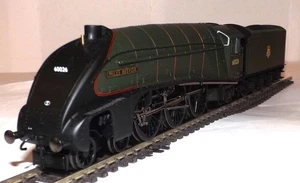 LOCOMOTORA HORNBY R3522 CLASE A4 60026 MILLAS BEEVOR' BR SONIDO VERDE EQUIPADA - Imagen 1 de 7