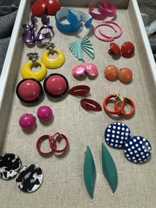 Pendientes Vintage Años 80 *Gran Lote De 18 Pares* Clip Perforado Plástico Metal - Imagen 1 de 14